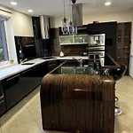 Premium & Garden Vila